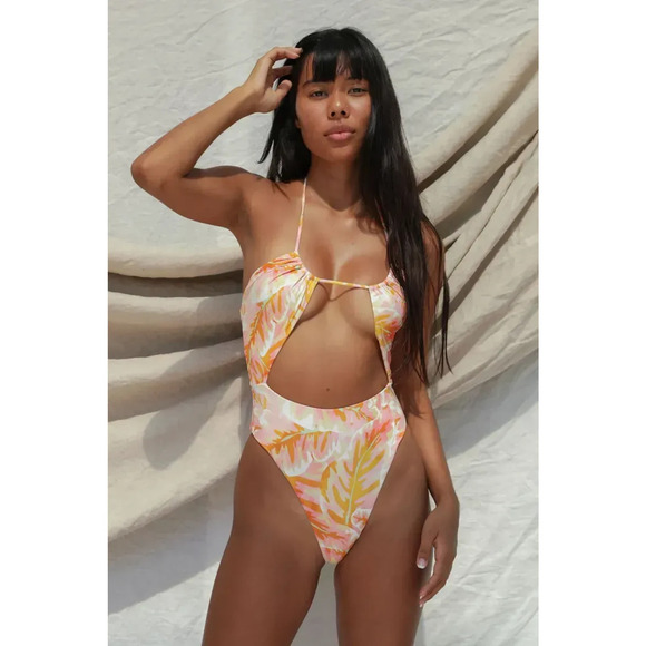 Revolve x Stone Fox Swim NWT Riva One Piece - MSRP $155 - Size Small - Picture 1 of 3